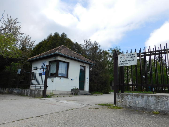 Feloldott�k a l�togat�si �s kij�r�si korl�toz�st int�zm�ny�nkben is